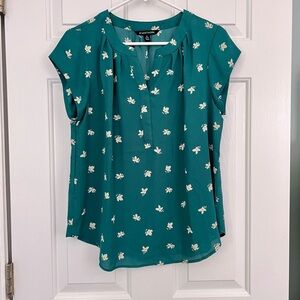 Green floral top size PM
